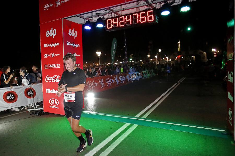 Fotos: ¿Estuviste en la EdP Carrera Nocturna Gijón 10 k? ¡Búscate!
