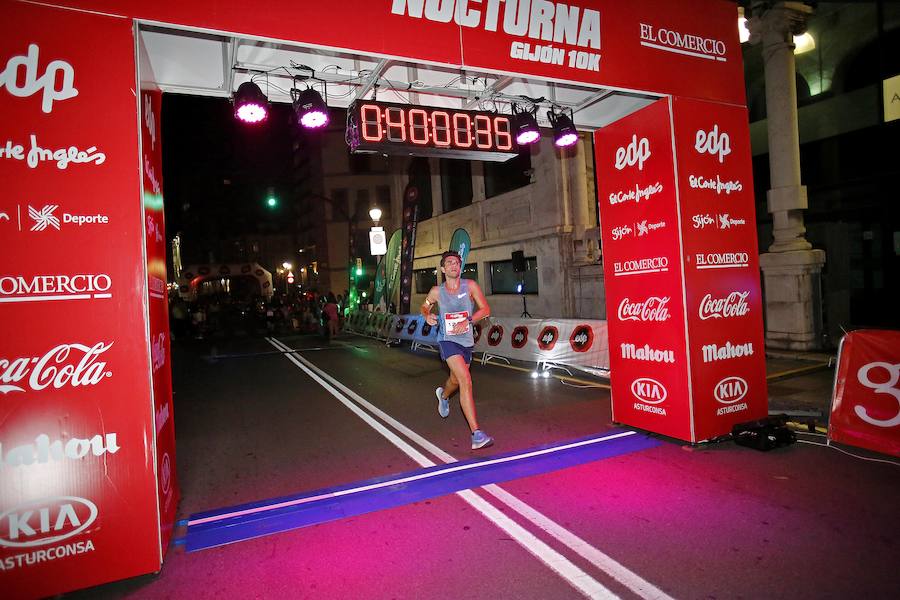  Carrera Nocturna Gijón 10K  Moha Bakkali y Esther Álvarez se impusieron en la prueba. 