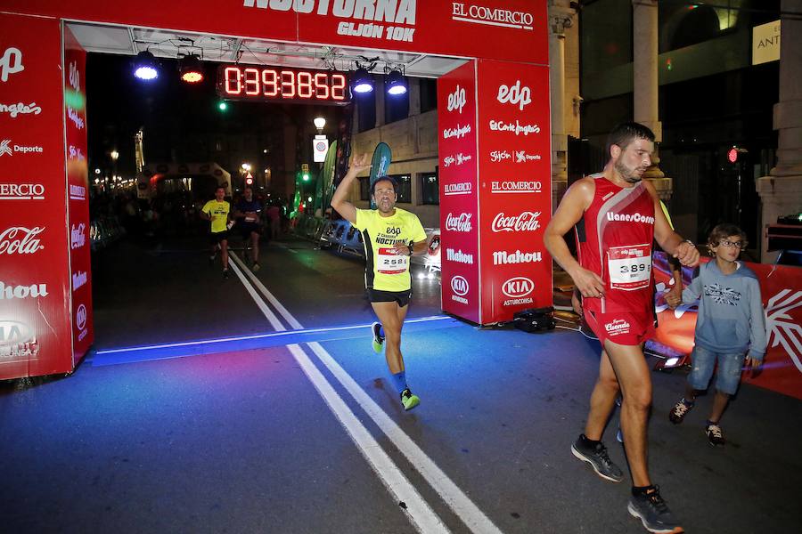  Carrera Nocturna Gijón 10K  Moha Bakkali y Esther Álvarez se impusieron en la prueba. 