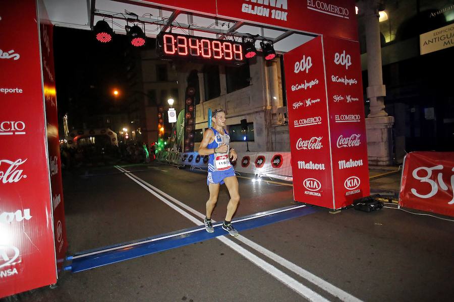  Carrera Nocturna Gijón 10K  Moha Bakkali y Esther Álvarez se impusieron en la prueba. 