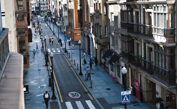 Tramo cerrado ayer de Los Moros entre la interseccióndeJovellanos y el Seis de Agosto.