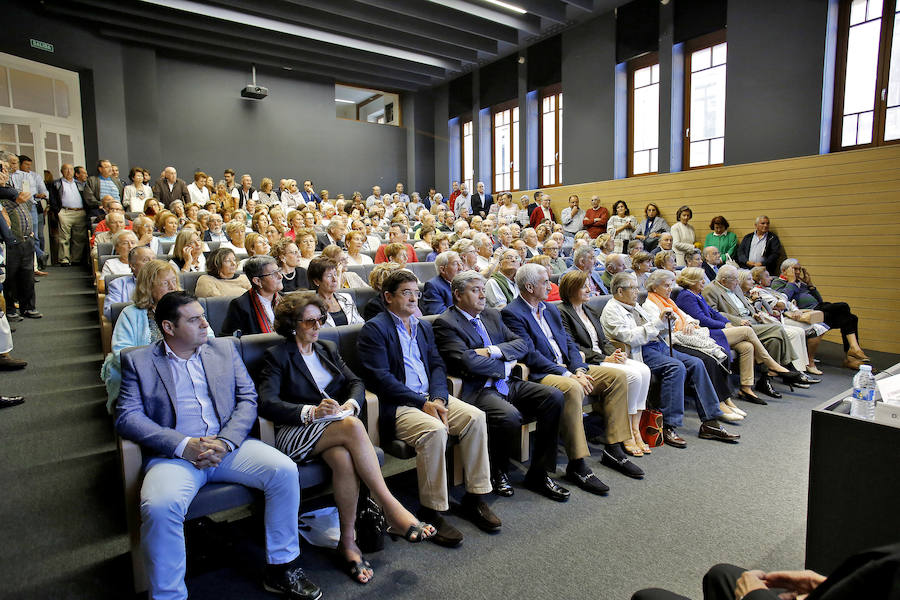 La institución ensalza a Torcuato Fernández-Miranda en sus nuevos locales