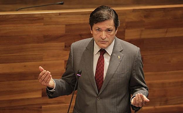 Javier Fernández interviene en la Junta General. 