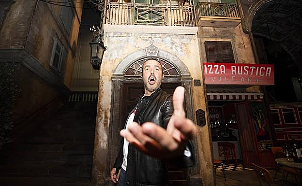 Simón Orfila, en el escenario de 'Il turco in Italia'.