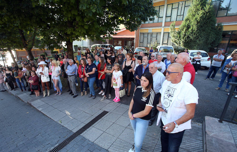 Un mural en la fachada de uno de los edificios de la calle Paulino García de Tudela Veguín recordará para siempre a su hijo más ilustre, el artista Tino Casal. La obra ha sido realizada por Javier Robledo, 'Xav', en el marcado del Festival de Intervención Mural de Oviedo Parees.