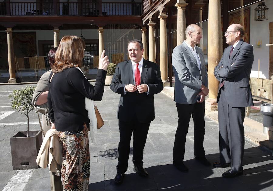 El acto conmemorativo se ha celebrado en el Hotel Reconquista con una conferencia del profesor Avelino Corma, miembro del Consejo Científico Asesor de la empresa y premio Príncipe de Asturias de Investigación Científica y Técnica en 2014