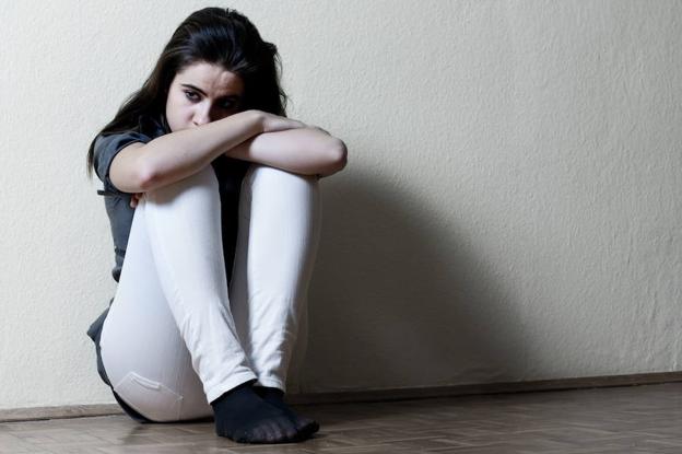 Los médicos advierten de que la falta de tiempo les dificulta detectar «las conductas suicidas»