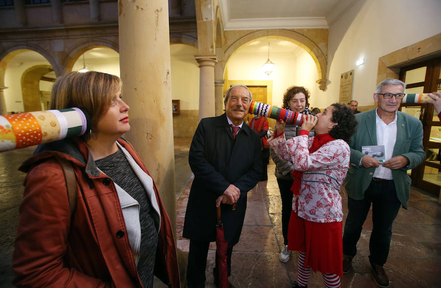 El monasterio de Las Pelayas, la fábrica de La Vega y San Juan el Real registraron colas de gente a pesar del mal tiempo.