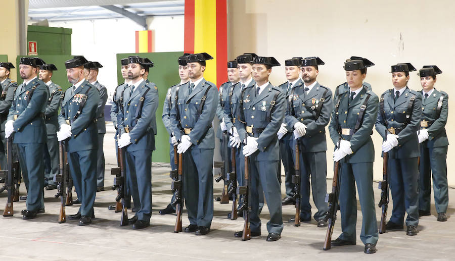 Es la primera ocasión que los actos institucionales de la Guardia Civil se desarrollaban fuera de la comandancia de Contrueces