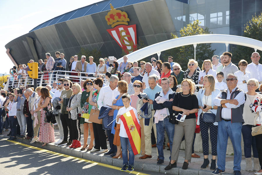 Es la primera ocasión que los actos institucionales de la Guardia Civil se desarrollaban fuera de la comandancia de Contrueces