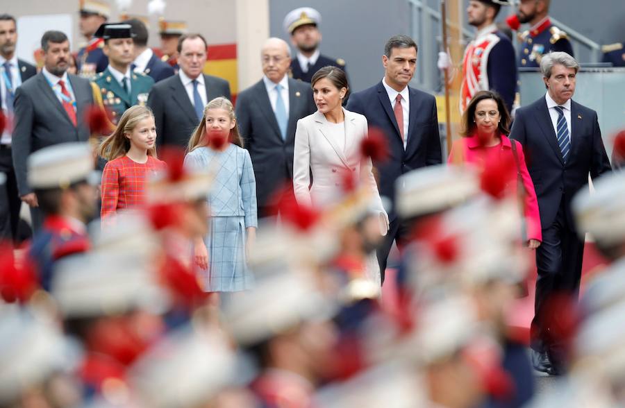 La Princesa hace visible su condición de heredera junto al Rey en el desfile