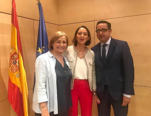 Monteserín en Madrid con la ministra Maroto y Julio Zapico. 
