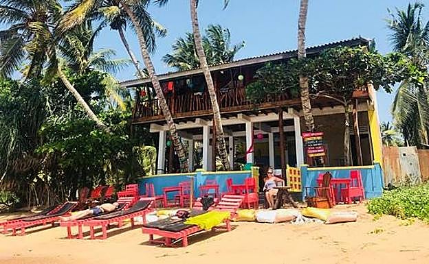 Una pareja compra un hotel en plena borrachera durante su luna de miel