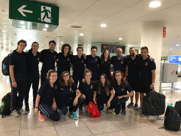 La Selección Española de hockey sobre patines, a su llegada ayer a Barcelona. 