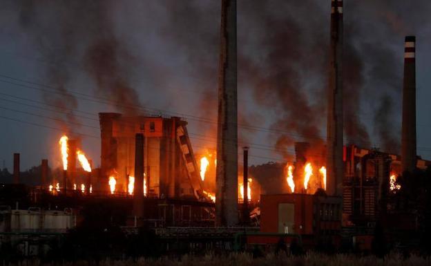 Última hora del incendio en las baterías de cok de Avilés