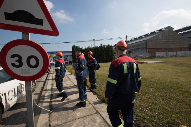 La multinacional ha comunicado a los comités de empresa de sus tres factorías españolas y al comité europeo su decisión de cerrar las instalaciones de Avilés y Coruña. 
