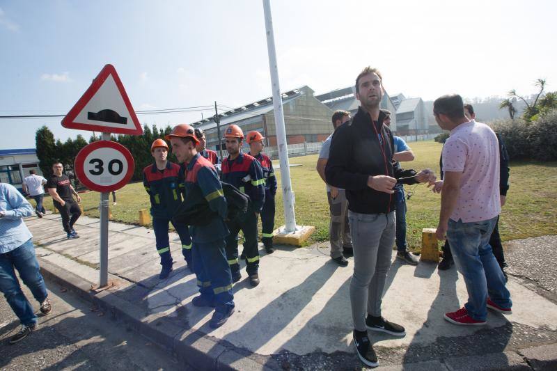 La multinacional ha comunicado a los comités de empresa de sus tres factorías españolas y al comité europeo su decisión de cerrar las instalaciones de Avilés y Coruña. 