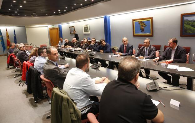 Reunión de la alianza por las infraestructuras celebrada ayer en Oviedo. 