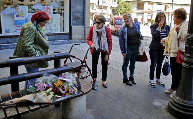 La Plazuela despide a Manuel, el sintecho de la esquina de la calle Covadonga