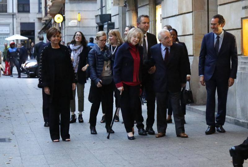 El Premio Princesa de Asturias de las Artes relató en el teatro gijonés episodios de su infancia, además de reconocer que su primera película, 'Malas Calles', lo cambio todo y fue la «mejor época» de su vida a nivel profesional.