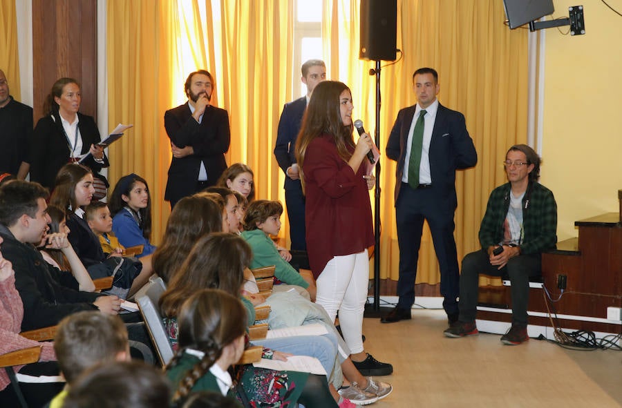 La premio Princesa de Asturias 2018 de la Concordia Sylvia A. Earle visita a los alumnos del IES Doña Jimena