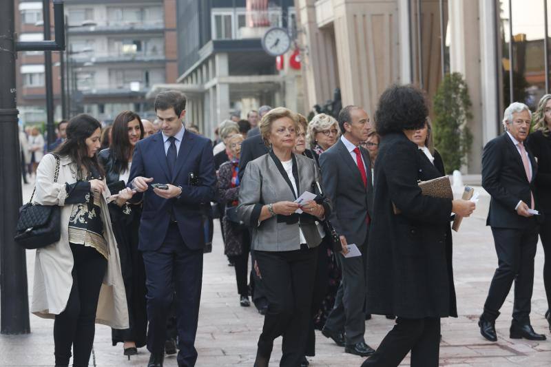 El recital en el Auditorio Príncipe Felipe ha sido el acto principal de la primera jornada de los Reyes en Asturias, que además ha contado con la asistencia de cuatro de los galardonados: Michael J. Sandel (Ciencias Sociales), Alma Guillermoprieto (Comunicación y Humanidades); la oceanógrafa Sylvia A. Earle (Concordia) y el paleontólogo sueco Svante Pääbo (Investigación Científica y Técnica).