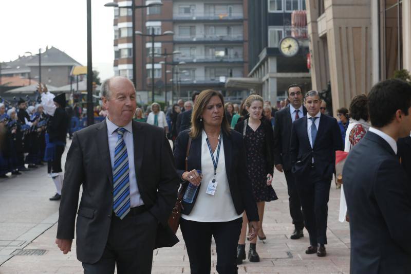 El recital en el Auditorio Príncipe Felipe ha sido el acto principal de la primera jornada de los Reyes en Asturias, que además ha contado con la asistencia de cuatro de los galardonados: Michael J. Sandel (Ciencias Sociales), Alma Guillermoprieto (Comunicación y Humanidades); la oceanógrafa Sylvia A. Earle (Concordia) y el paleontólogo sueco Svante Pääbo (Investigación Científica y Técnica).