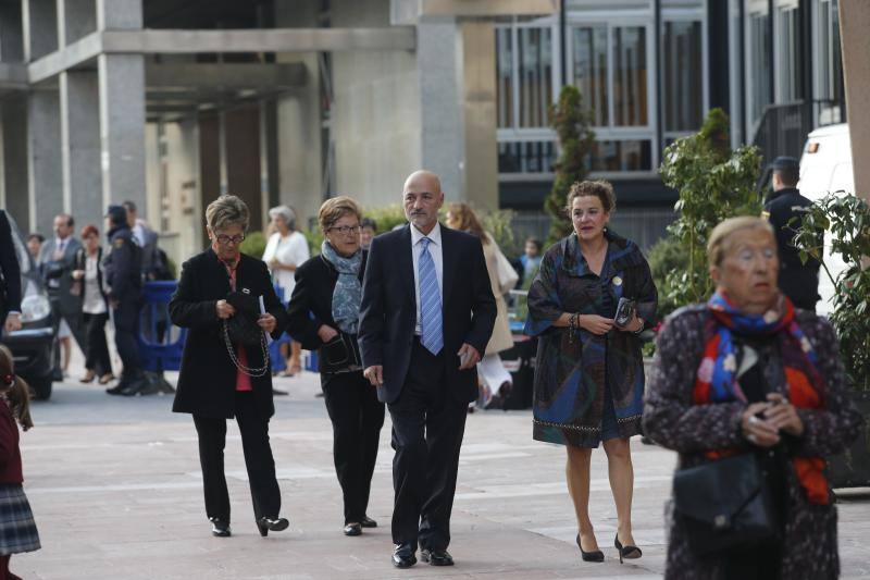 El recital en el Auditorio Príncipe Felipe ha sido el acto principal de la primera jornada de los Reyes en Asturias, que además ha contado con la asistencia de cuatro de los galardonados: Michael J. Sandel (Ciencias Sociales), Alma Guillermoprieto (Comunicación y Humanidades); la oceanógrafa Sylvia A. Earle (Concordia) y el paleontólogo sueco Svante Pääbo (Investigación Científica y Técnica).