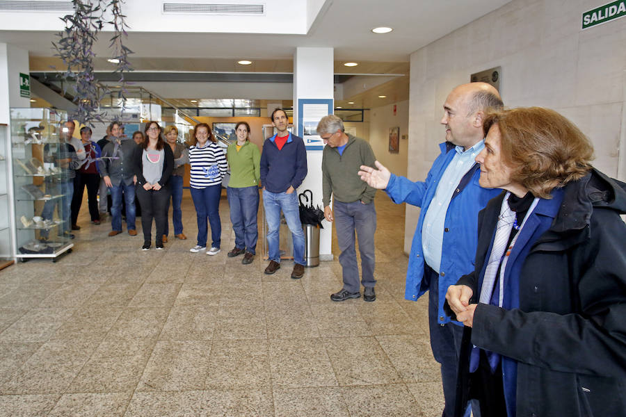 La oceanógrafa estadounidense Sylvia Earle, galardonada con el Premio Princesa de Asturias de la Concordia, visitó este jueves el Instituto oceanográfico de Gijón