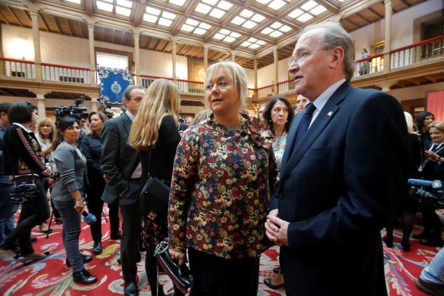 Los premiados, los patronos, los invitados a la ceremonia en el ámbito político, económico o social han pasado por el hotel ovetense durante esta jornada compartiendo charlas.