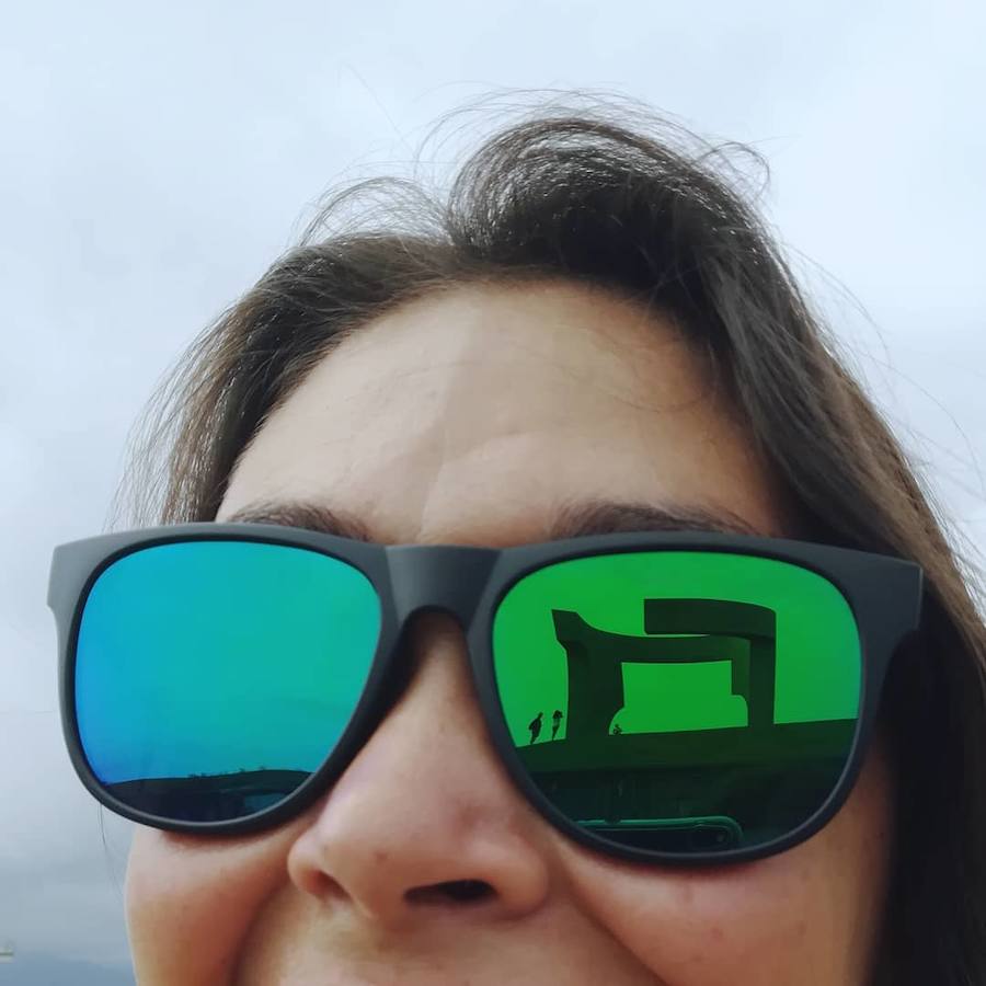 La muestra sobre el proceso de creación de la escultura gijonesa y el congreso en el que expertos de todo el mundo analizarán su impacto y conservación se complementan de la mano de aficionados a la fotografía. El concurso 'Retrato (selfie) con el Elogio'llega hoy a su fin y promete futura exposición. Aún hay tiempo