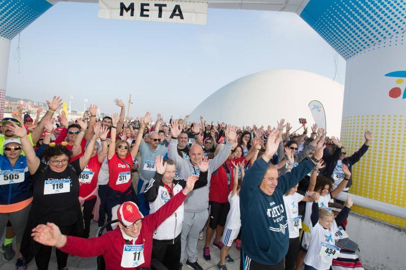 Fotos: ¿Estuviste en la Marcha Solidaria de LA VOZ DE AVILÉS? ¡Búscate!