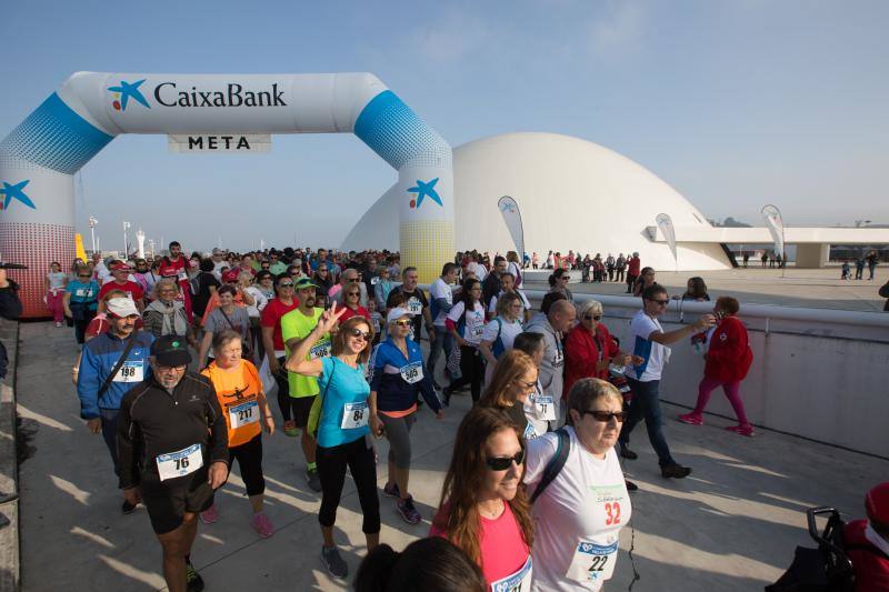 Fotos: ¿Estuviste en la Marcha Solidaria de LA VOZ DE AVILÉS? ¡Búscate!