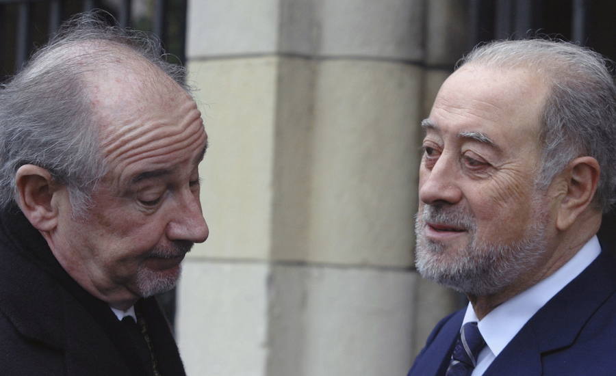 El político asturiano lo fue prácticamente todo: vicepresidente primero del Gobierno, Ministro de Economía, portavoz del PP en el Congreso de los Diputados, director gerente del Fondo Monetario Internacional (FMI) y presidente de Caja Madrid y Bankia