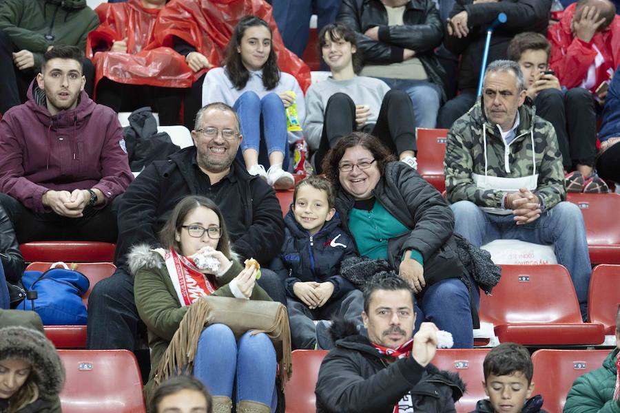 Fotos: ¿Estuviste en el Sporting - Córdoba? ¡Búscate! (1)