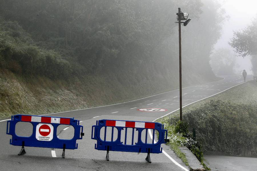 El temporal se ha recrudecido y además de complicar la comunicación con la Meseta, ha ocasionado numerosas incidencias. La nieve ha cubierto muchos puntos de la región dejando estampas totalmente invernales
