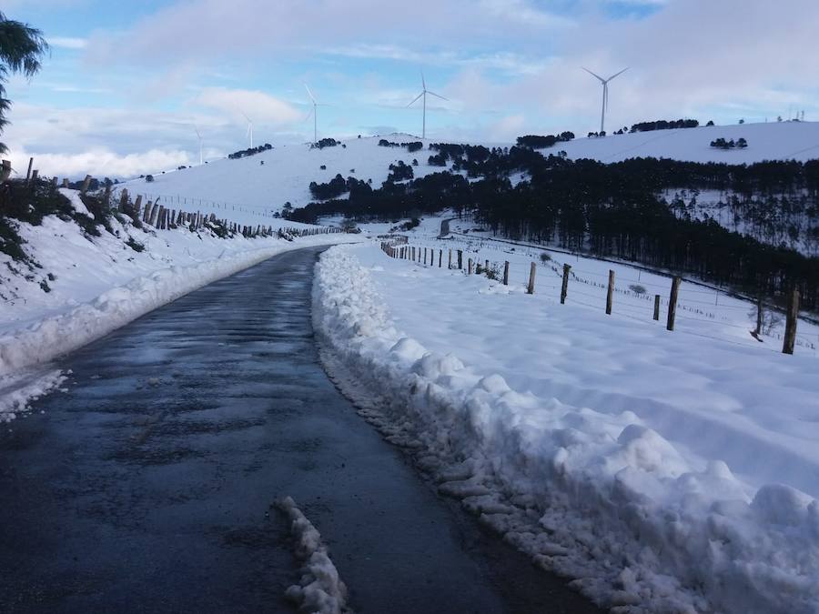 Los cortes de sumninistro eléctrico afectaron a numerosos usuarios y un total de 1.300 alumnos de Degaña, Allande, Cangas del Narcea e Ibias no tendrán clase este lunes.