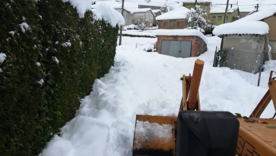 En líneas generales, la semana vendrá protagonizada por más inestabilidad hacia el oeste y menos probabilidad de lluvias hacia el oriente. Las temperaturas serán más altas y la cota de nieve será superior a los 1200/1400 metros