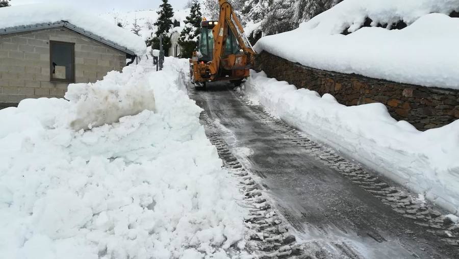 En líneas generales, la semana vendrá protagonizada por más inestabilidad hacia el oeste y menos probabilidad de lluvias hacia el oriente. Las temperaturas serán más altas y la cota de nieve será superior a los 1200/1400 metros