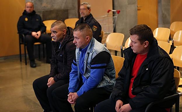 Los procesados por robar en pisos en  La Corredoria y León asumen su autoría