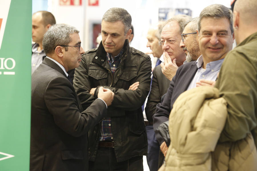 El Corte Inglés inaugura una exposición con portadas de EL COMERCIO para conmemorar su 140 aniversario. Se podrá visitar en la planta baja del centro comercial hasta el próximo 16 de noviembre