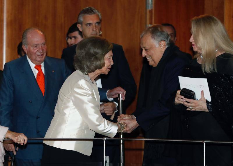 La Reina emérita acudió junto al Rey Juan Carlos a un recital en la Escuela Superior de Música de Madrid con la presencia del tenor Plácido Domingo.