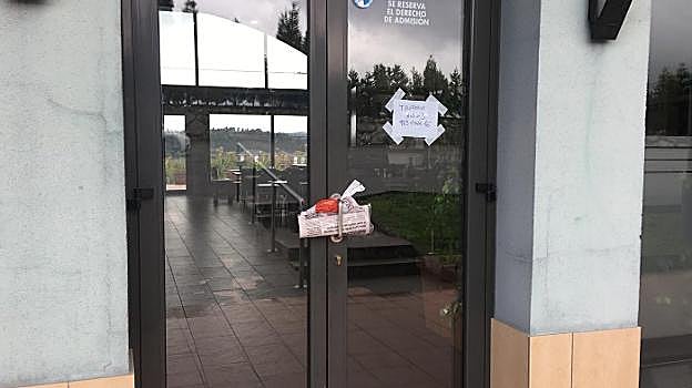 Las instalaciones deportivas se mantenían ayer cerradas después del desahucio del miércoles. 