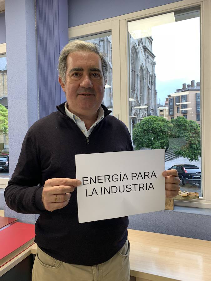 Carlos Rodríguez de la Torre: El portavoz del grupo municipal del PP en el Ayuntamiento de Avilés destacó que «no es de recibo que el precio de la energía sea más elevado en España que en otras partes de Europa».