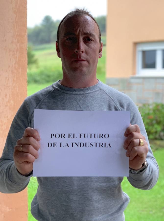 David Arias. Transportista. «Todos estamos con las familias, la industria asturiana no puede pender dee un hilo»