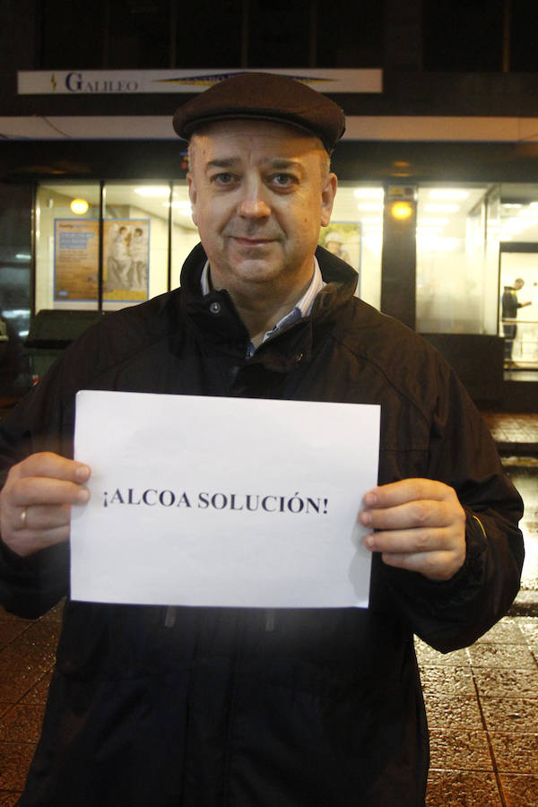 Juan Villalobos. «El dinero que llevó Alcoa es muchísimo y debería garantizar la permanencia de la planta de Avilés»