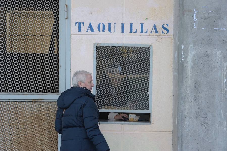 Los abonados del Real Oviedo tendrán acceso gratuíto y podrán retirar una entrada de acompañante a un precio de 40 euros