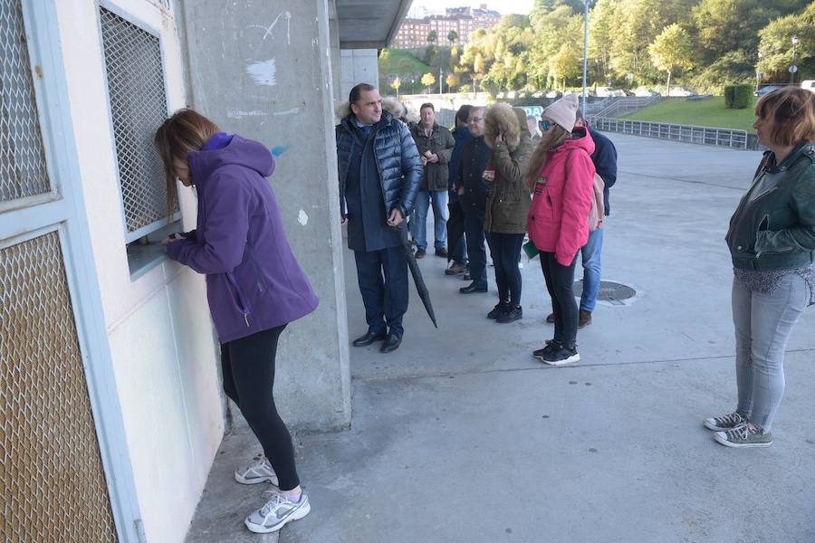Los abonados del Real Oviedo tendrán acceso gratuíto y podrán retirar una entrada de acompañante a un precio de 40 euros