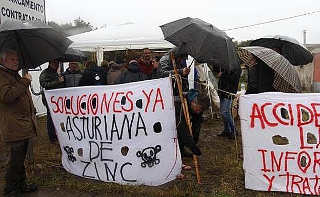 CCOO y UGT consideran totalmente «intolerable» la situación de los huelguistas de AZSA