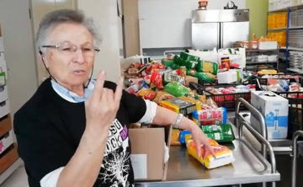 Una monja, de la Cocina Económica de Oviedo, enfurece a la extrema derecha